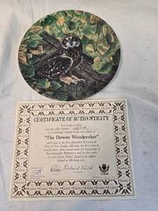 lot 48 image: (3) Collectable Plates