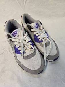 lot 83 image: Nike Mens Air Max Purple Size 6 12 Shoe