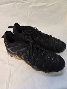 Nike Air Vapor Max Plus Black & Gold Size 13