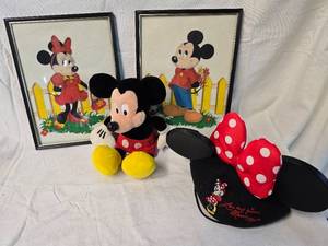 lot 101 image: Disney Collectables