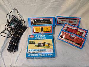 lot 110 image: Model Power Train Set