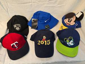 lot 134 image: (6) Kids Caps