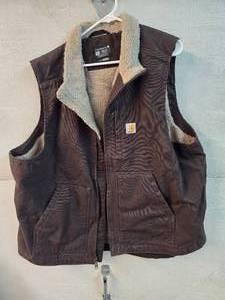 lot 136 image: Carhartt Vest Size XL