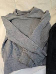 lot 154 image: (2) Kids Long Sleeve Sweatshirts