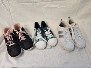 lot 201 image: (3) Pairs Shoes, Green Bay Packers Size 45, Size5 and Size 6 12