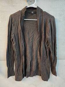 lot 233 image: Womans 3XL Shirts