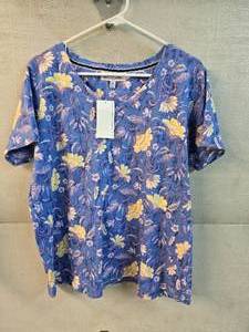 lot 234 image: Blue Flower Shirt Size2XL, Green Shirt Size XL, Tan Shirt Size L, White Shirt Size L, Red Shirt Size 2XL, Tan Shirt Size 2XL, Pants Size 1X