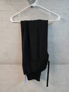 lot 261 image: Womans Tops Size XL, (1) Pair of Pants