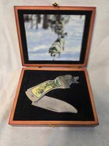 lot 267 image: Wolf Knife with Display Case
