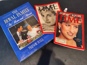 lot 34 image: Princess DianaRoyal Family Memorabilia