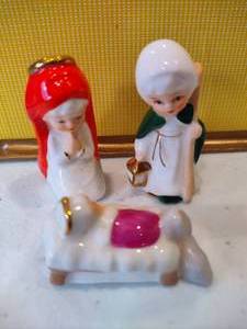 lot 29 image: RARE NAPCO Mini Christmas Nativity Bone China