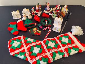 lot 30 image: Assorted Christmas Miniatures, Ornaments & More