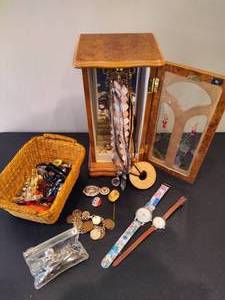 lot 14 image: Jewelry Box wAsst Costume Jewelry & Hairclips