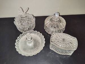 lot 119 image: Small Glass Trinket BoxesCandy Dishes wLids