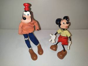 lot 16 image: RARE Vintage MARX Toys Mickey Mouse & Goofy Bendable Figures