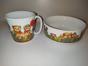 lot 48 image: 1985 Lucy and Me Bowl & Cup