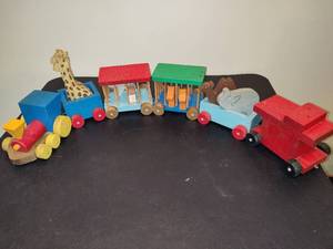 lot 87 image: Vintage Wood Train wAnimals