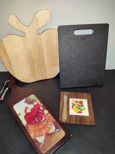 lot 94 image: Lot of CuttingCheese Boards