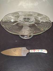 lot 72 image: Vintage Indiana Colony Cake Plate