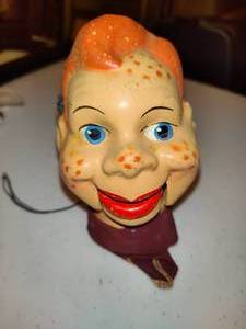 lot 110 image: Vintage Howdy Doody Marionette Doll