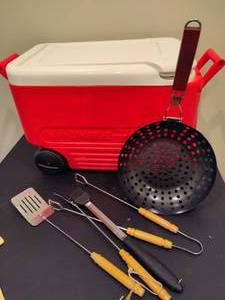 lot 77 image: Wheeled Igloo Cooler wBBQ Tools
