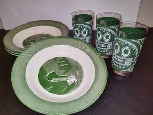 lot 50 image: Colonial Homestead by ROYAL Dinnerware