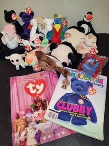 lot 25 image: TY Beanie Babies wTags  Two Collector Books
