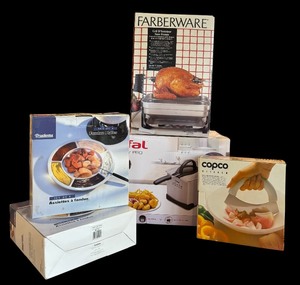 lot 165 image: Kitchenware  Fondu Plates, Chopping Bowl, Smokeless Indoor Grill and Air Frier