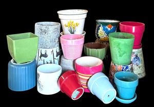 lot 161 image: Bright and Beautiful Planters in All Sizes