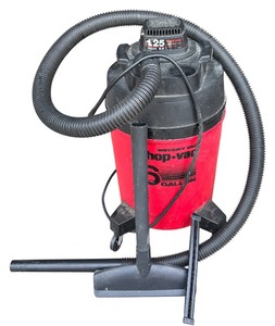 lot 121 image: Shop Vac Wet  Dry Vacuum 6 Gallon