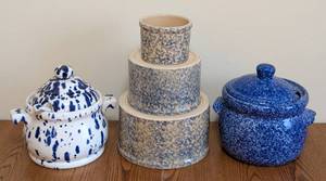 lot 112 image: Vintage Stoneware Bowls and Tureens