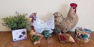lot 117 image: Assorted Decorative Roosters