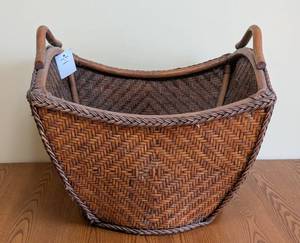 lot 143 image: Large Woven Basket