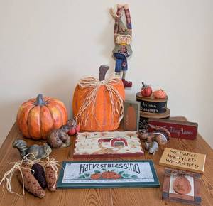 lot 145 image: Decorative Fall Pumpkins and Signs
