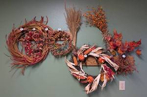 lot 148 image: Fall Wreaths and Foliage