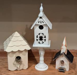 lot 87 image: Three Decorative Birdhouses