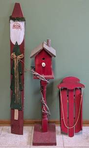 lot 100 image: Outdoor Wooden Christmas Decor