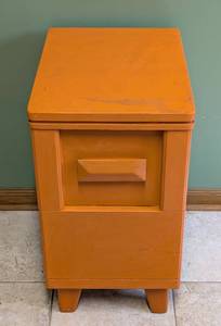 lot 103 image: Vintage Orange Painted Wood Side Table