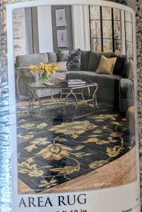 lot 12 image: New Mohawk Blue Floral Area Rug
