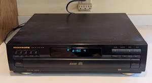 lot 32 image: Marantz 5-Disc CD Player CC-38