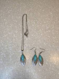 lot 413 image: New Three Piece Bohemian Necklace And Pierced Earrings Intricate Leaf Design Turquoise Silvery P