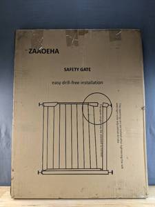 lot 62 image: Brand New 36 Extra Tall Pressure Mounted Child Safety Gate in Black B