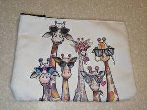 lot 417 image: New Adorable Giraffe Print Cosmetic Bag Zipper Closure P