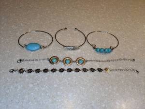 lot 426 image: New Five Piece Bracelet Set Inlaid Turquoise Silvery P