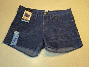 lot 427 image: New Womens GAP Corduroy Blue Shorts Size 10 $49.95 Retail M
