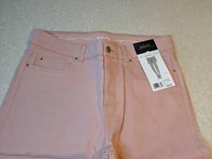 lot 429 image: New Rafaella Sherbet Color Capris Womens Size 12 $50 Retail M