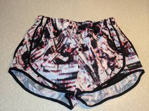 lot 430 image: New Calvin Klein Womens Running Shorts Lining Pink Black White Size Medium $36 Retail M
