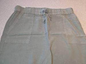 lot 448 image: New Thread & Supply Wide Leg Crop Pant Light Green Womens XXL M