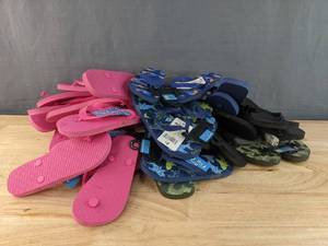 lot 62F image: Brand New Total of 17 Assorted Girl, Boys, and Mens Flip Flops N