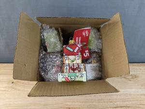 lot 313 image: 6 Brand New Luggage Christmas Tree Ornaments N